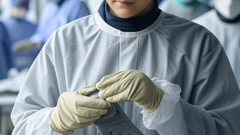 What accelerators are used in glove manufacturing