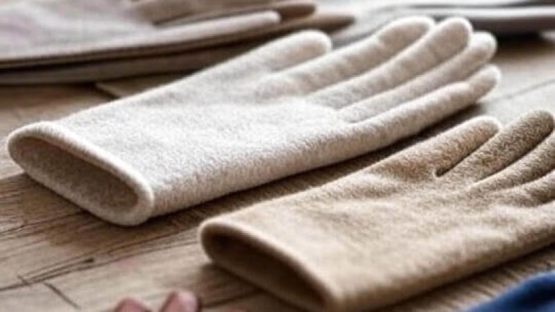 What is the best natural material for gloves